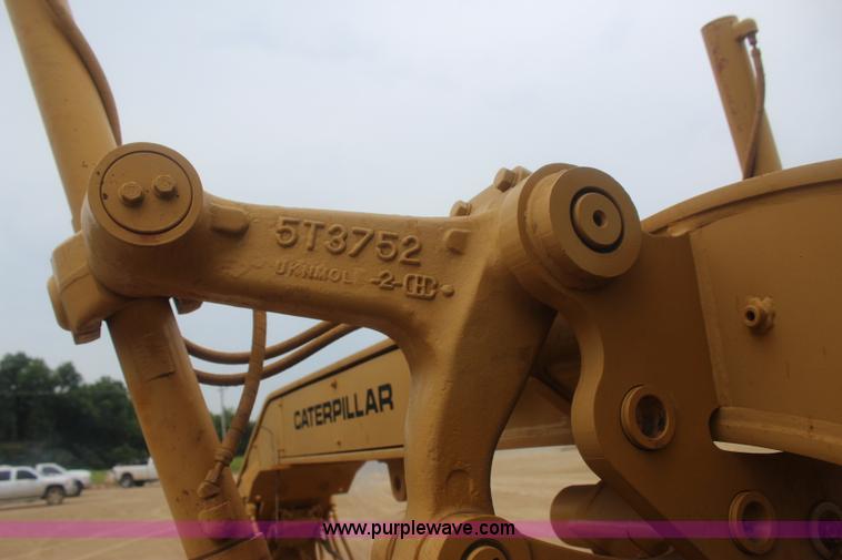 image for item J4489 1986 Caterpillar 12G motor grader