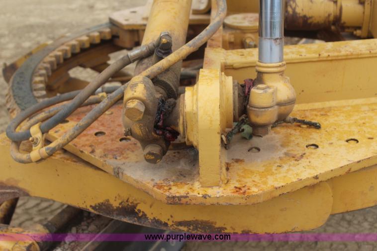 image for item J4489 1986 Caterpillar 12G motor grader