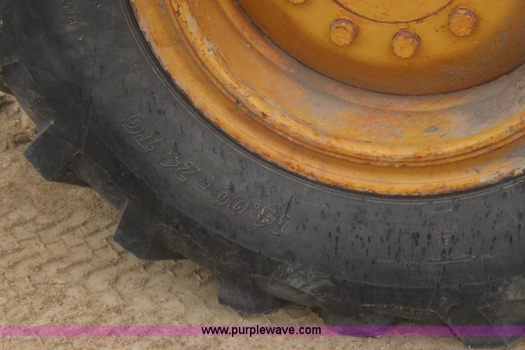 image for item J4489 1986 Caterpillar 12G motor grader