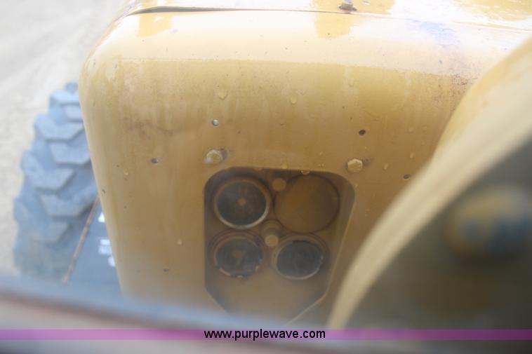 image for item J4489 1986 Caterpillar 12G motor grader