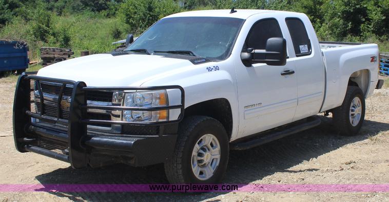 image for item J4499 2010 Chevrolet Silverado 2500HD Z71 Ext. Cab pickup truck