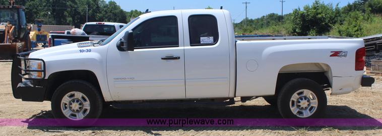 image for item J4499 2010 Chevrolet Silverado 2500HD Z71 Ext. Cab pickup truck