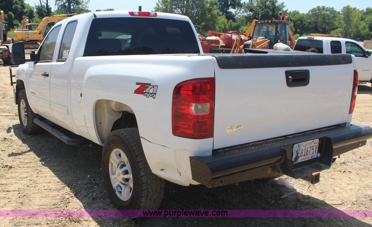 image for item J4499 2010 Chevrolet Silverado 2500HD Z71 Ext. Cab pickup truck