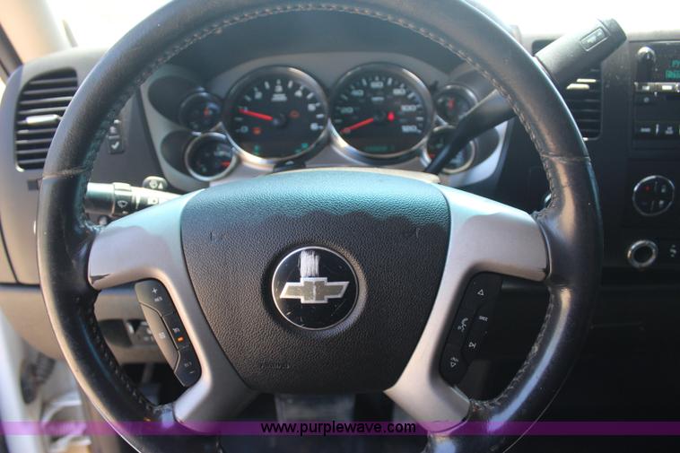 image for item J4499 2010 Chevrolet Silverado 2500HD Z71 Ext. Cab pickup truck