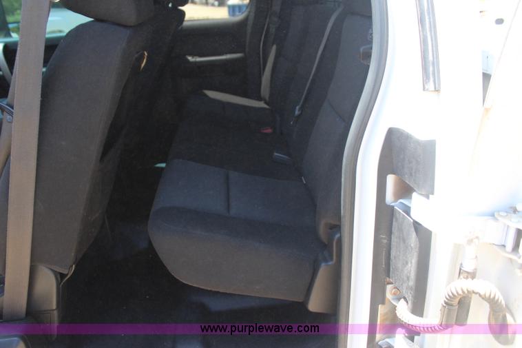 image for item J4499 2010 Chevrolet Silverado 2500HD Z71 Ext. Cab pickup truck