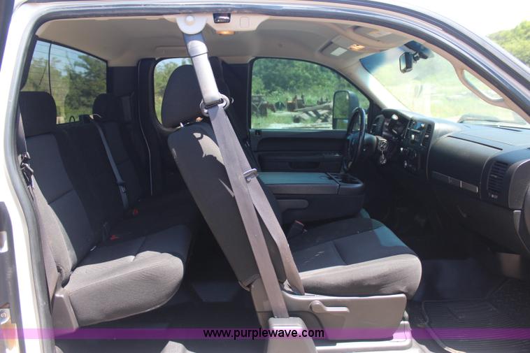 image for item J4499 2010 Chevrolet Silverado 2500HD Z71 Ext. Cab pickup truck