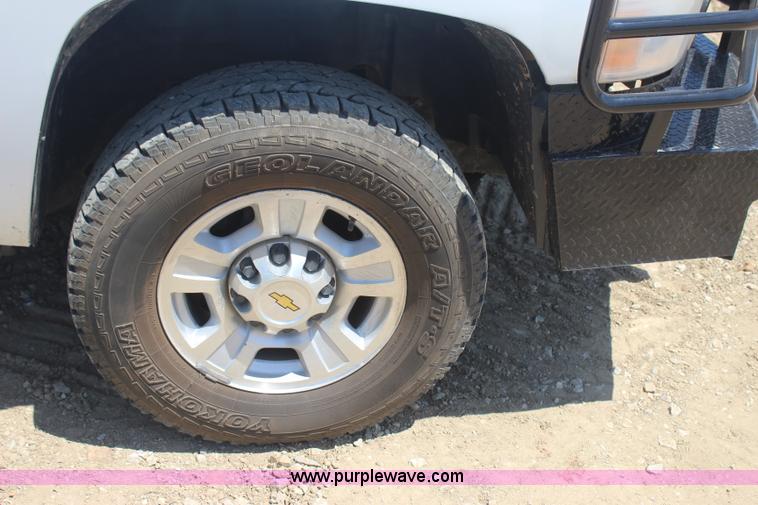 image for item J4499 2010 Chevrolet Silverado 2500HD Z71 Ext. Cab pickup truck