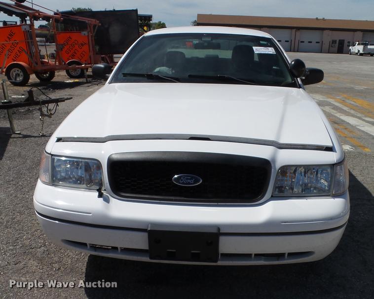 image for item J4775 2010 Ford Crown Victoria Police Interceptor