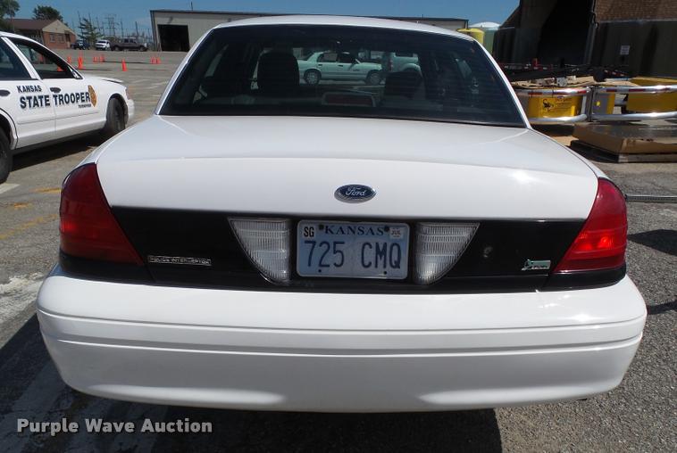 image for item J4775 2010 Ford Crown Victoria Police Interceptor