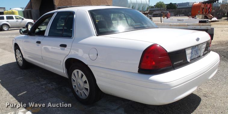 image for item J4775 2010 Ford Crown Victoria Police Interceptor