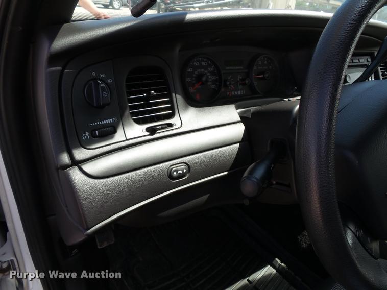 image for item J4775 2010 Ford Crown Victoria Police Interceptor