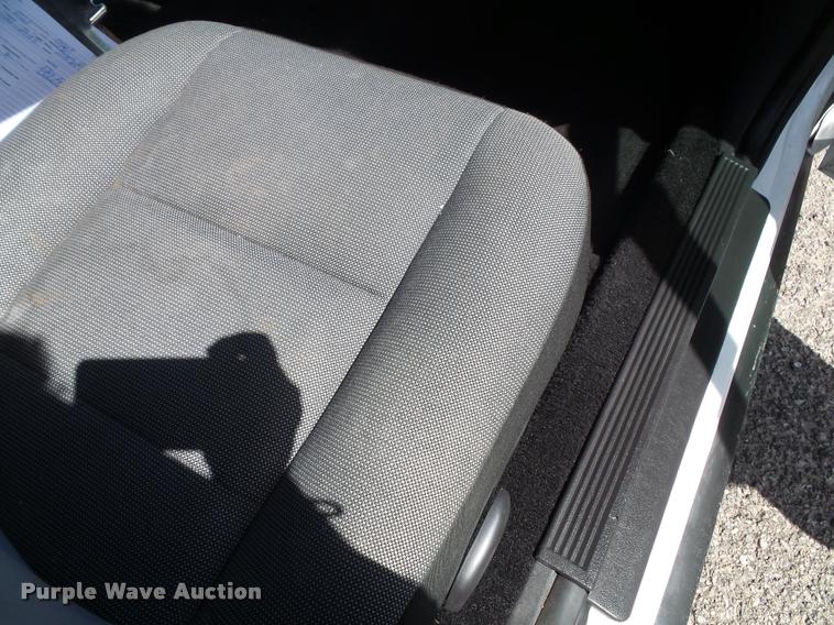 image for item J4775 2010 Ford Crown Victoria Police Interceptor