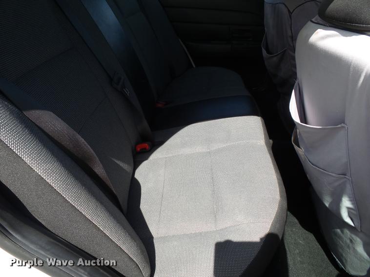 image for item J4775 2010 Ford Crown Victoria Police Interceptor