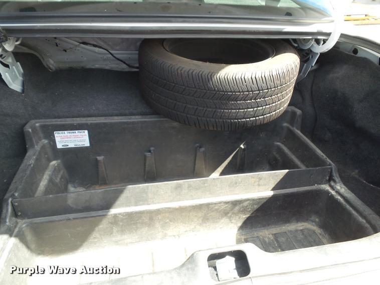 image for item J4775 2010 Ford Crown Victoria Police Interceptor