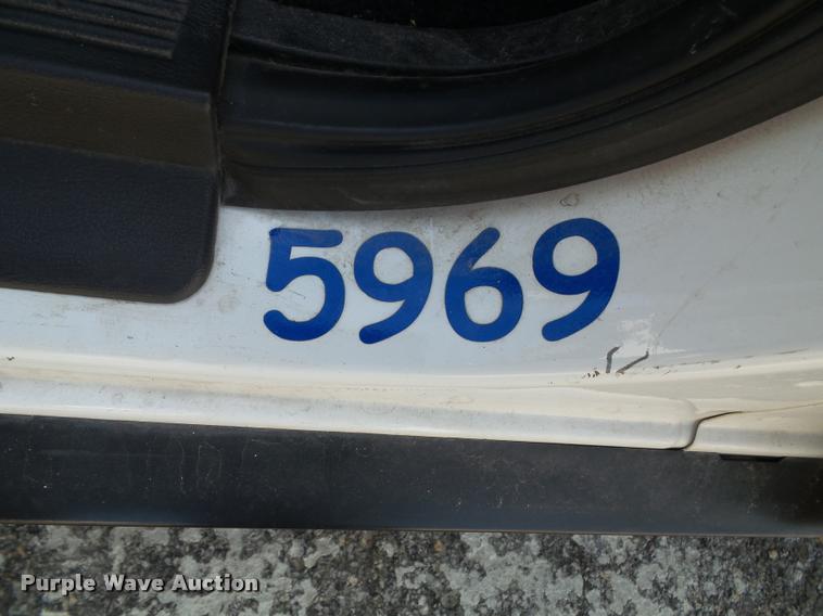 image for item J4775 2010 Ford Crown Victoria Police Interceptor