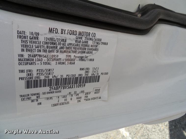 image for item J4775 2010 Ford Crown Victoria Police Interceptor