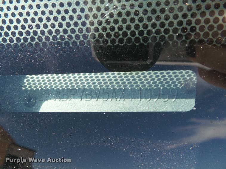 image for item J4775 2010 Ford Crown Victoria Police Interceptor