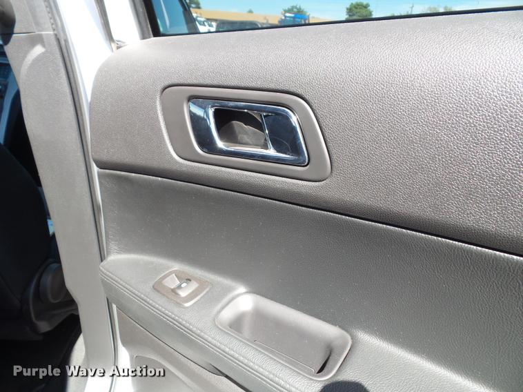 image for item J4776 2013 Ford Explorer Police Interceptor Utility SUV