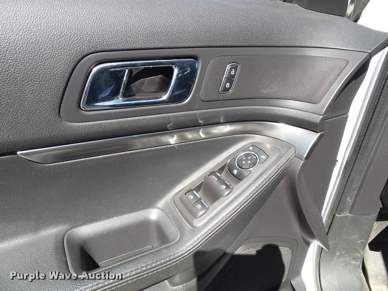 image for item J4777 2013 Ford Explorer Police Interceptor Utility SUV