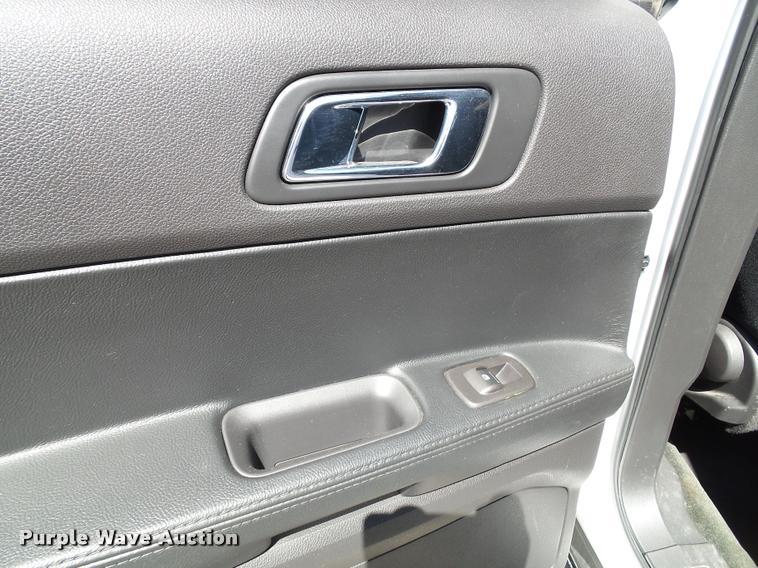 image for item J4779 2013 Ford Explorer Police Interceptor Utility SUV