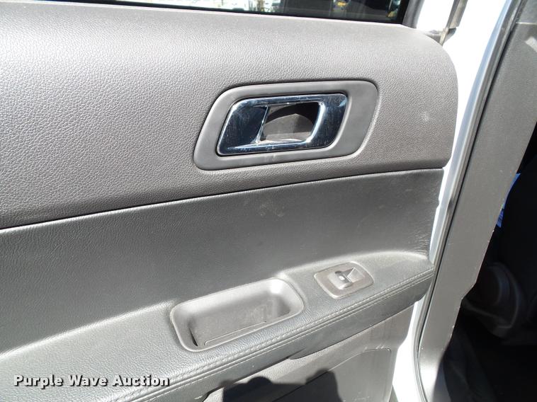 image for item J4783 2013 Ford Explorer Police Interceptor Utility SUV