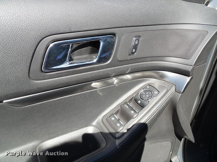 image for item J4784 2013 Ford Explorer Police Interceptor Utility SUV