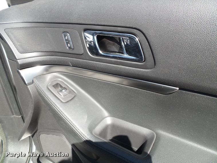 image for item J4784 2013 Ford Explorer Police Interceptor Utility SUV