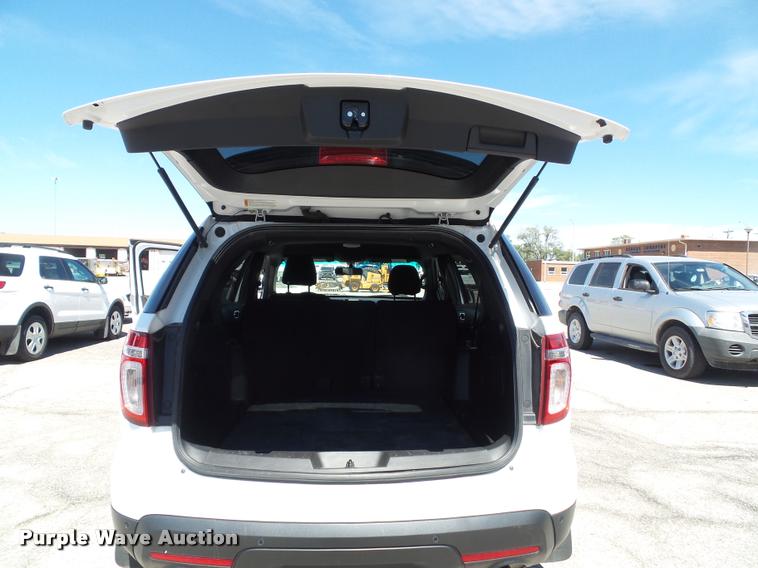 image for item J4784 2013 Ford Explorer Police Interceptor Utility SUV