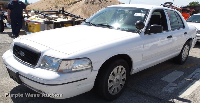 image for item J4790 2011 Ford Crown Victoria Police Interceptor