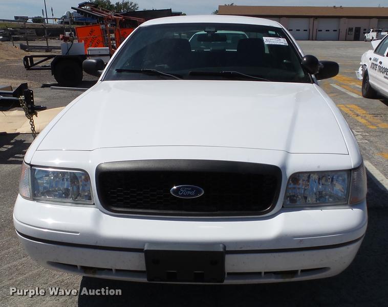image for item J4790 2011 Ford Crown Victoria Police Interceptor