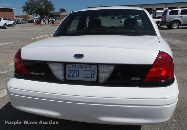image for item J4790 2011 Ford Crown Victoria Police Interceptor