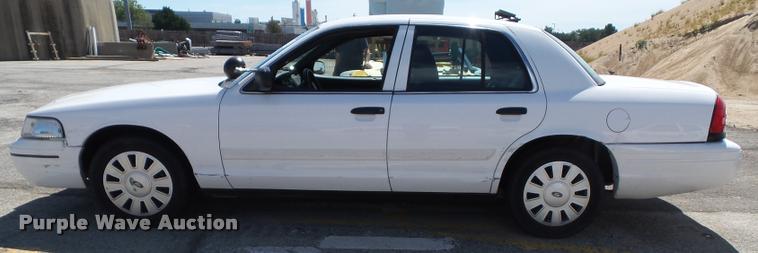 image for item J4790 2011 Ford Crown Victoria Police Interceptor
