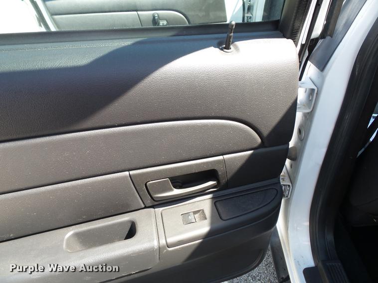 image for item J4790 2011 Ford Crown Victoria Police Interceptor