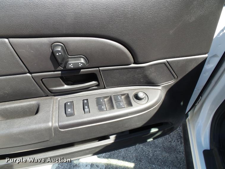 image for item J4790 2011 Ford Crown Victoria Police Interceptor