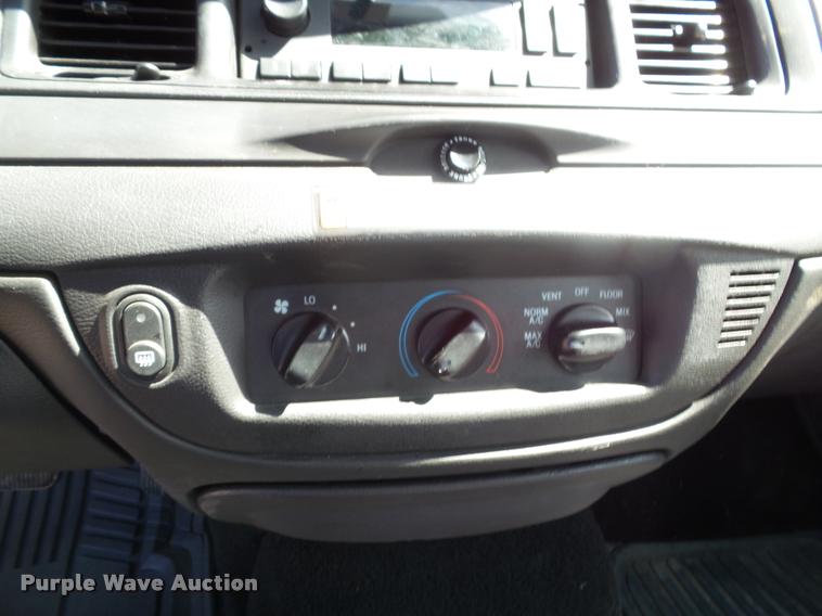 image for item J4790 2011 Ford Crown Victoria Police Interceptor