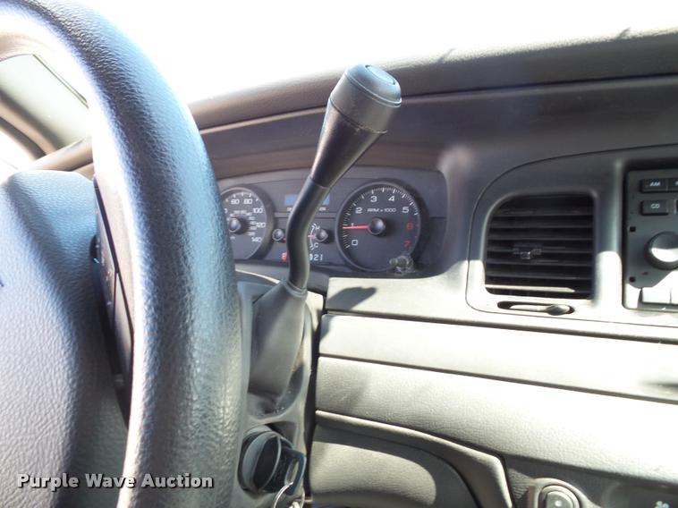 image for item J4790 2011 Ford Crown Victoria Police Interceptor