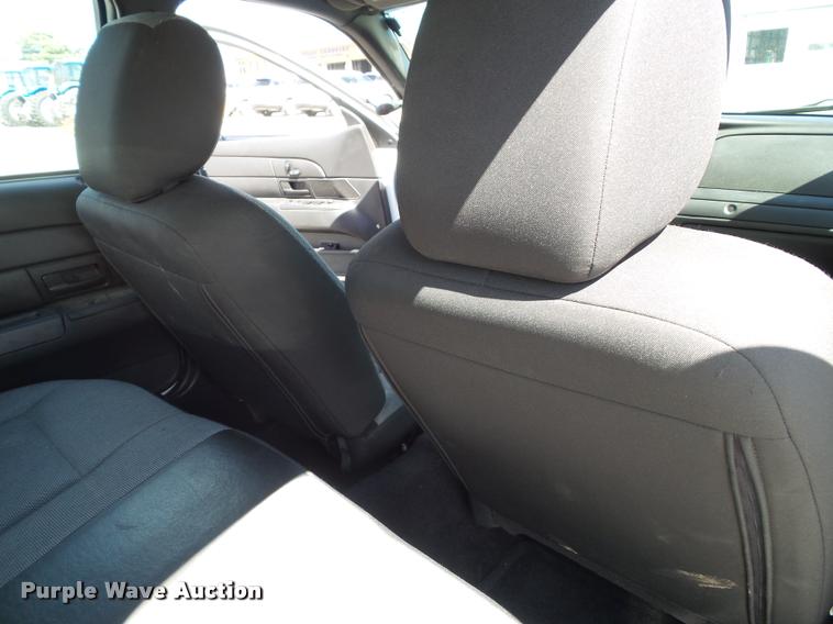 image for item J4790 2011 Ford Crown Victoria Police Interceptor