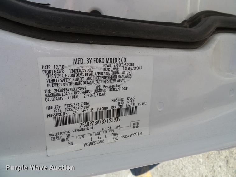 image for item J4790 2011 Ford Crown Victoria Police Interceptor