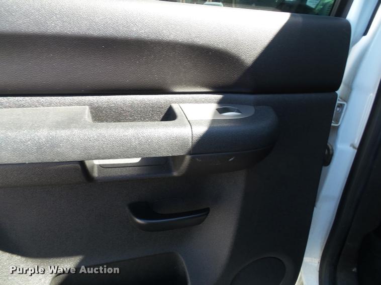 image for item J4791 2012 Chevrolet Silverado 1500 LT Z71 Crew Cab pickup truck