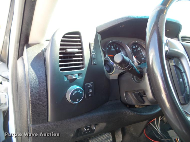 image for item J4791 2012 Chevrolet Silverado 1500 LT Z71 Crew Cab pickup truck