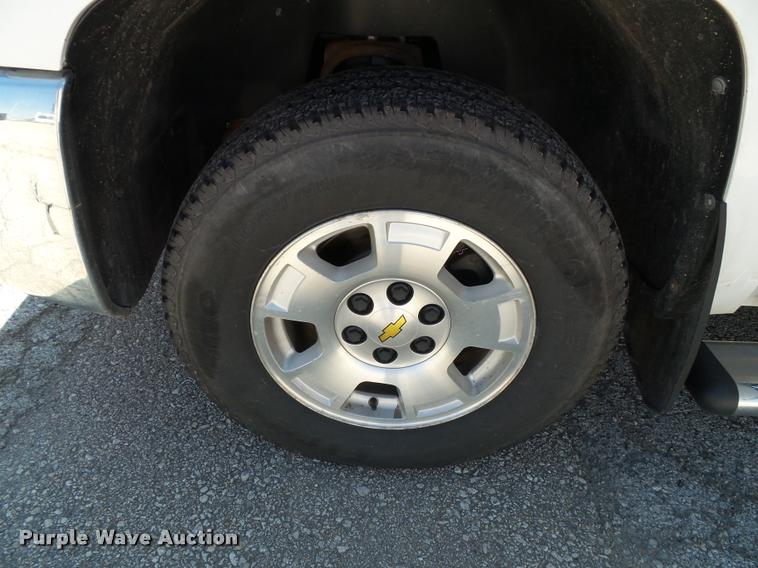 image for item J4791 2012 Chevrolet Silverado 1500 LT Z71 Crew Cab pickup truck