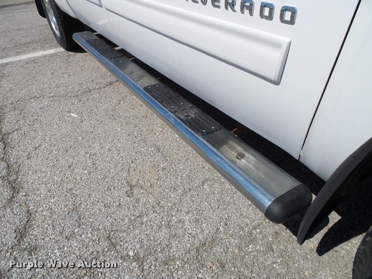 image for item J4791 2012 Chevrolet Silverado 1500 LT Z71 Crew Cab pickup truck