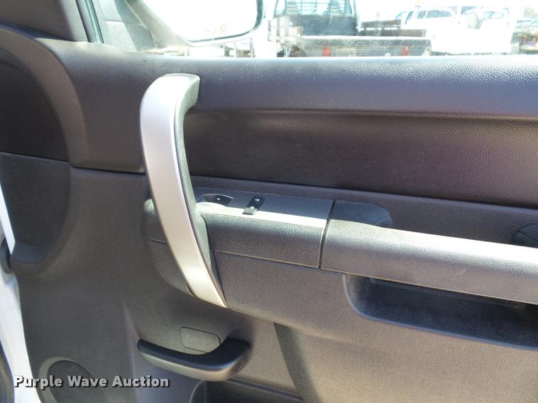 image for item J4791 2012 Chevrolet Silverado 1500 LT Z71 Crew Cab pickup truck