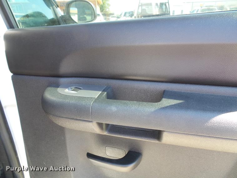 image for item J4791 2012 Chevrolet Silverado 1500 LT Z71 Crew Cab pickup truck