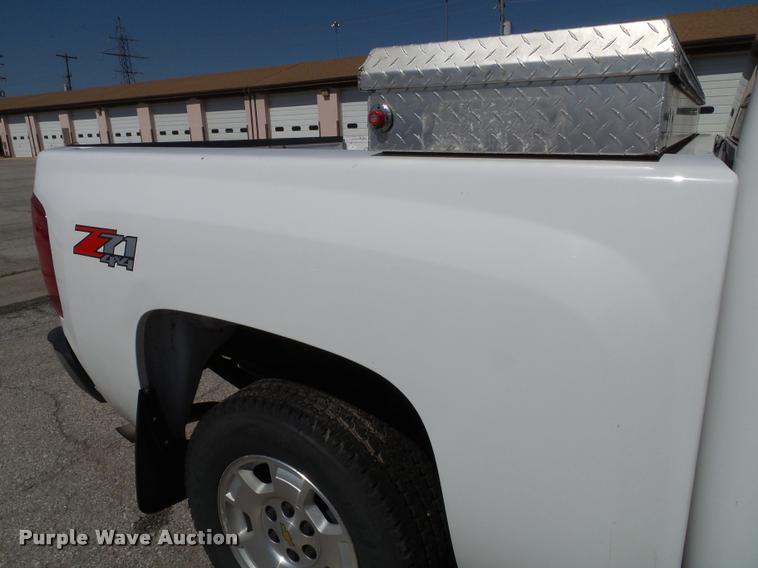 image for item J4791 2012 Chevrolet Silverado 1500 LT Z71 Crew Cab pickup truck