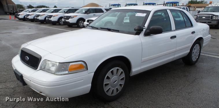 image for item J4795 2011 Ford Crown Victoria Police Interceptor