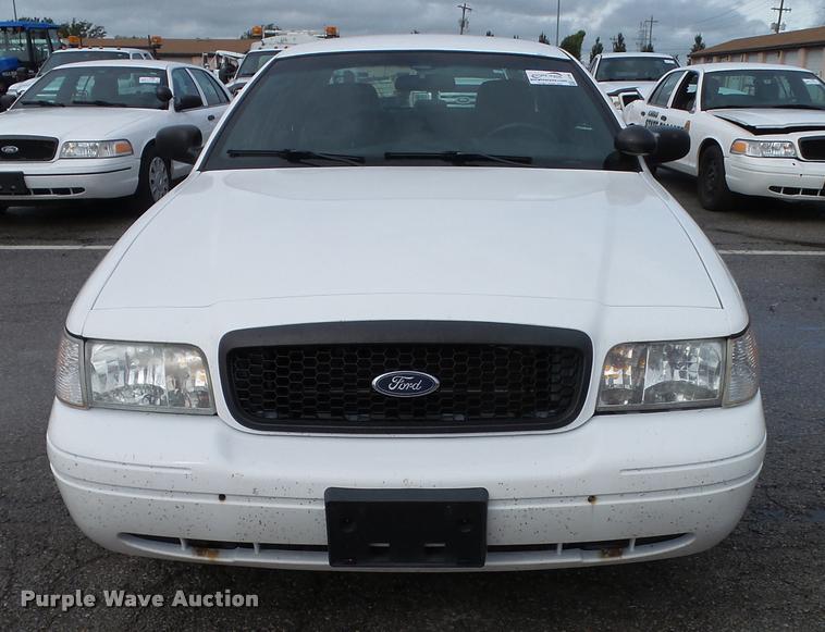 image for item J4795 2011 Ford Crown Victoria Police Interceptor
