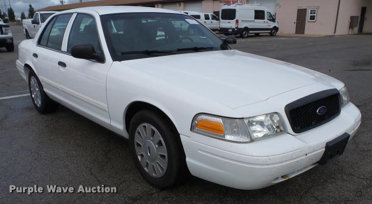 image for item J4795 2011 Ford Crown Victoria Police Interceptor