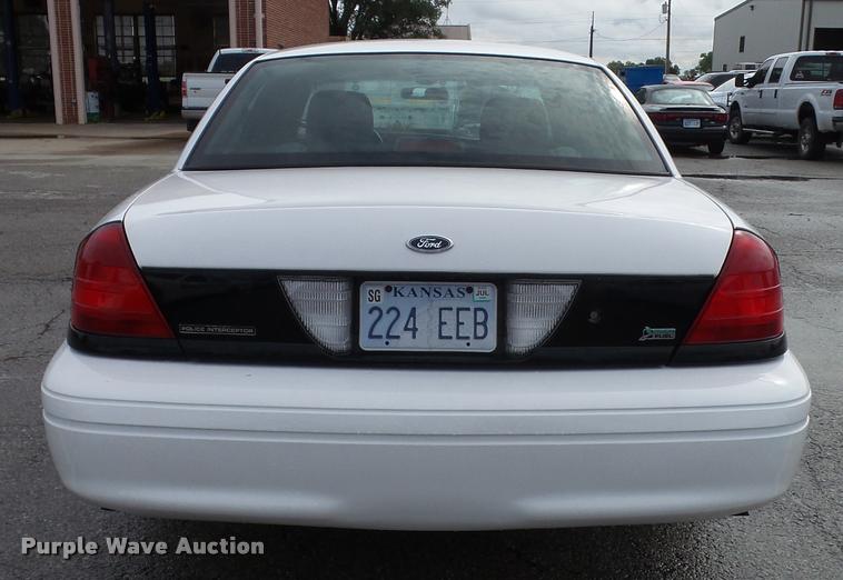 image for item J4795 2011 Ford Crown Victoria Police Interceptor