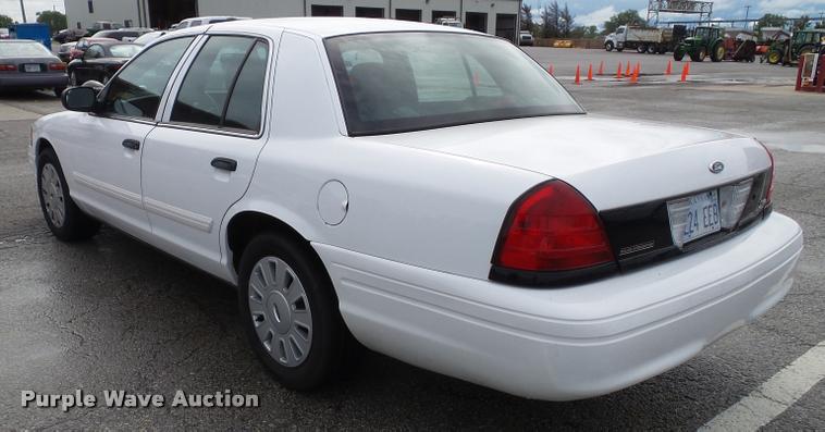 image for item J4795 2011 Ford Crown Victoria Police Interceptor